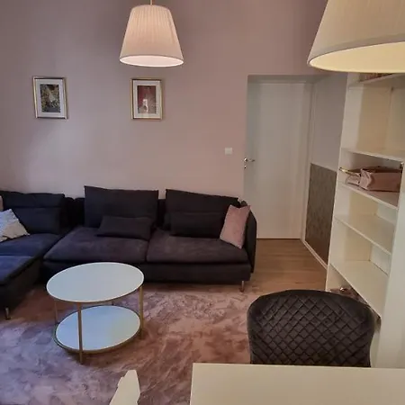 Apartma Zlati Konzul Апартаменты